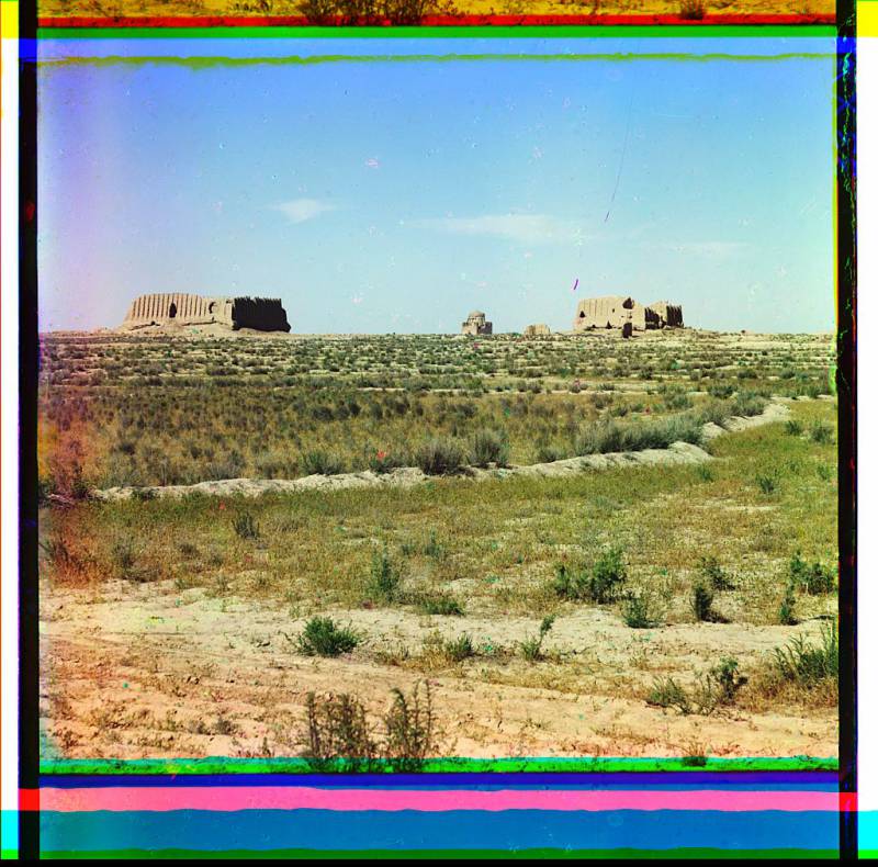 adobe_buildings_in_desert_plains_2.jpg