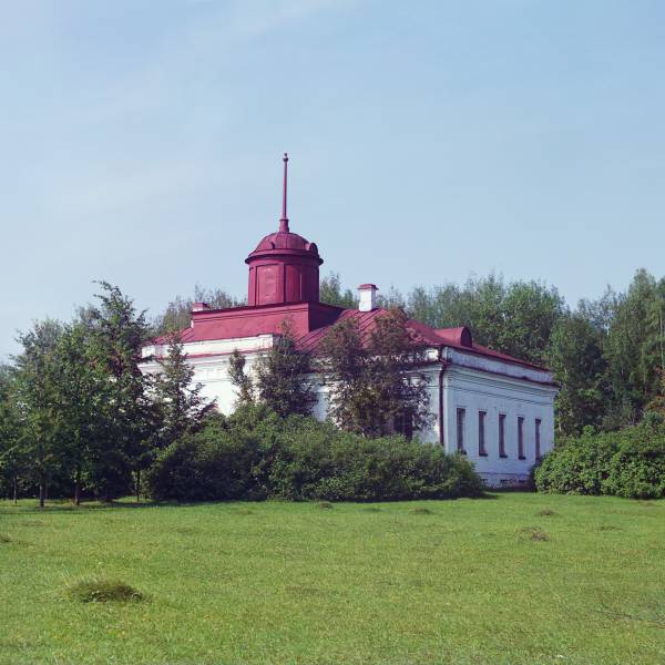 belyj_dvorec_v_muzej-usadba_botik_petra_i_._bliz_perejaslavlja-zalesskogo..jpg