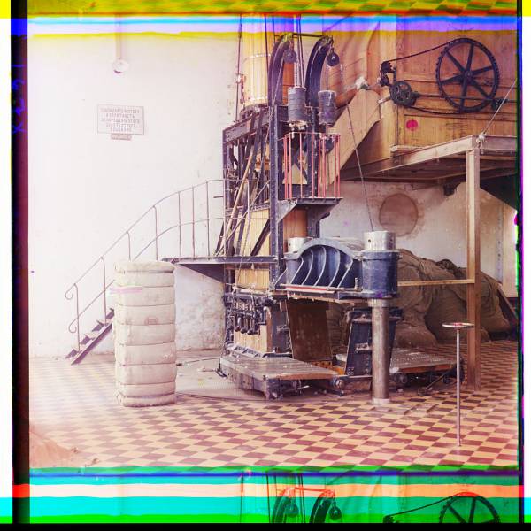 cotton_textile_mill_interior_probably_in_tashkent_2.jpg