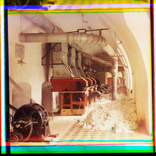 cotton_textile_mill_interior_probably_in_tashkent_3.jpg