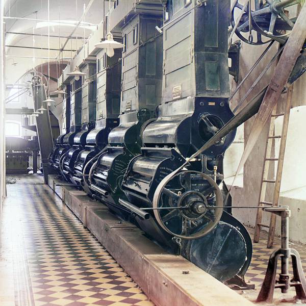 cotton_textile_mill_interior_probably_in_tashkent_4.jpg
