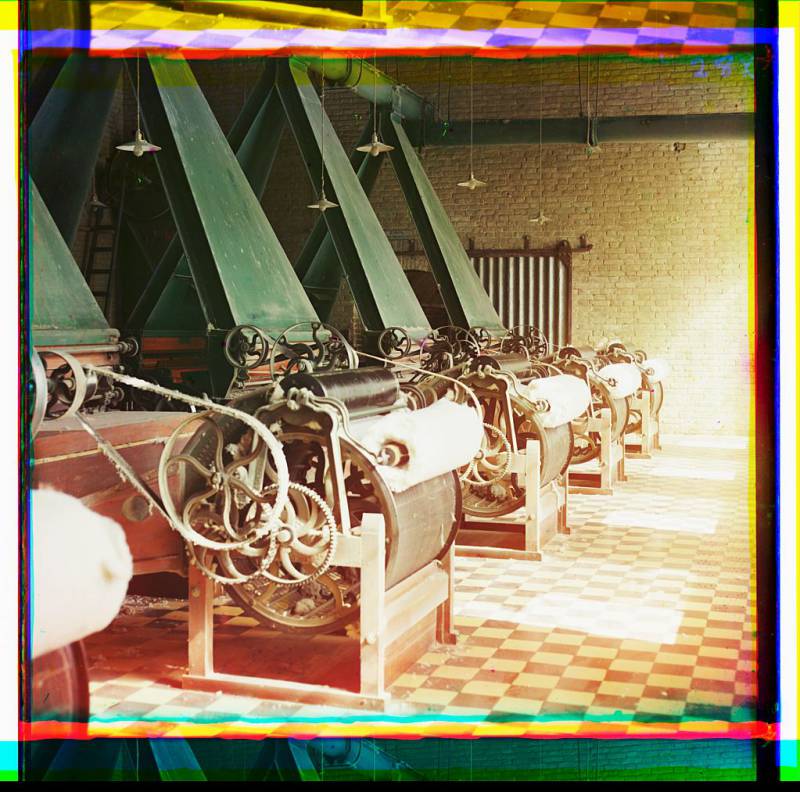 cotton_textile_mill_interior_with_machines_producing_cotton_thread_probably_in_tashkent.jpg