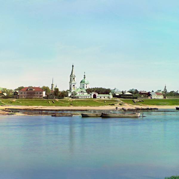 tver._levyj_bereg_volgi_s_ekaterininskoj_cerkovju_.jpg