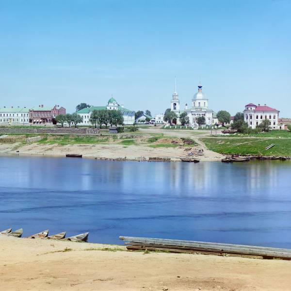tver._vid_na_levyj_bereg_volgi_s_cerkovju_voskresenija_trex_ispovednikov_.jpg