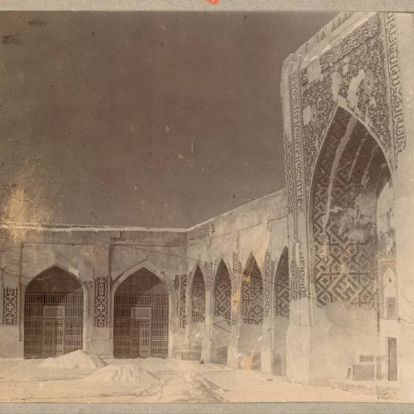 dvor_medresse_uluk-bek._samarkand.jpg