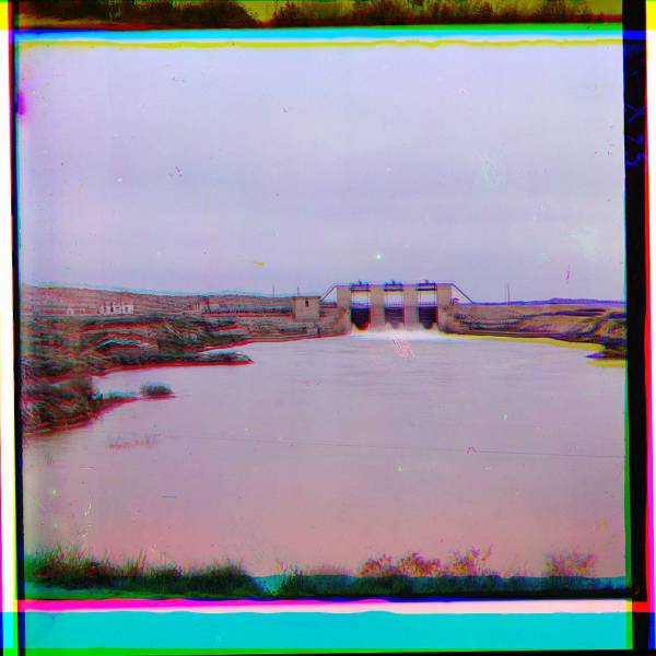 floodgates_at_dam_facility_7.jpg