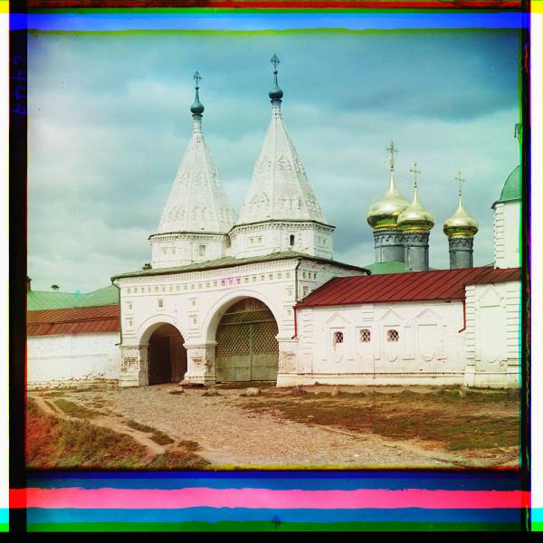 vkhodnyia_vrata_prepodobenskago_rizpolozhenskago_monastyria._suzdal_..jpg