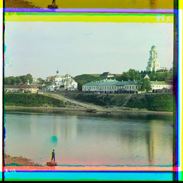 waterfront_scene_with_buildings_some_religious..jpg