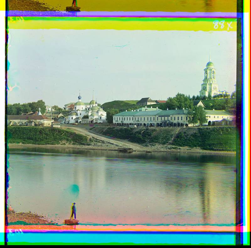 waterfront_scene_with_buildings_some_religious..jpg