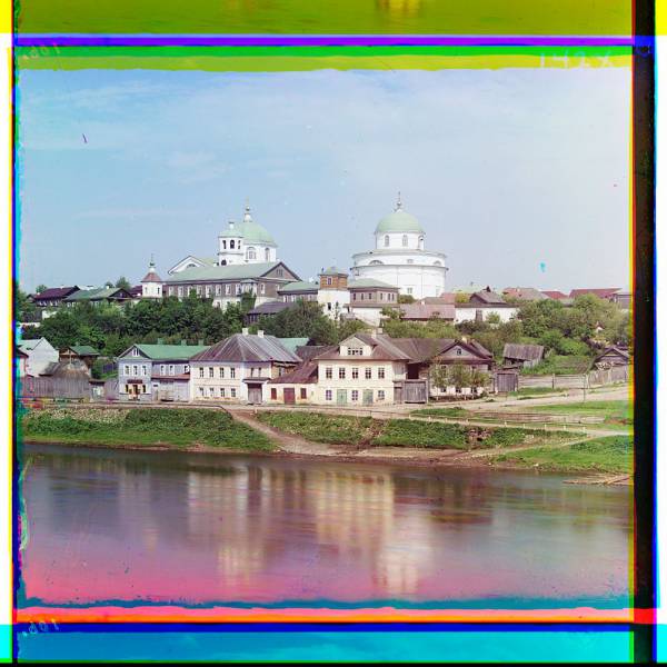 waterfront_scene_with_religious_buildings_in_the_background..jpg