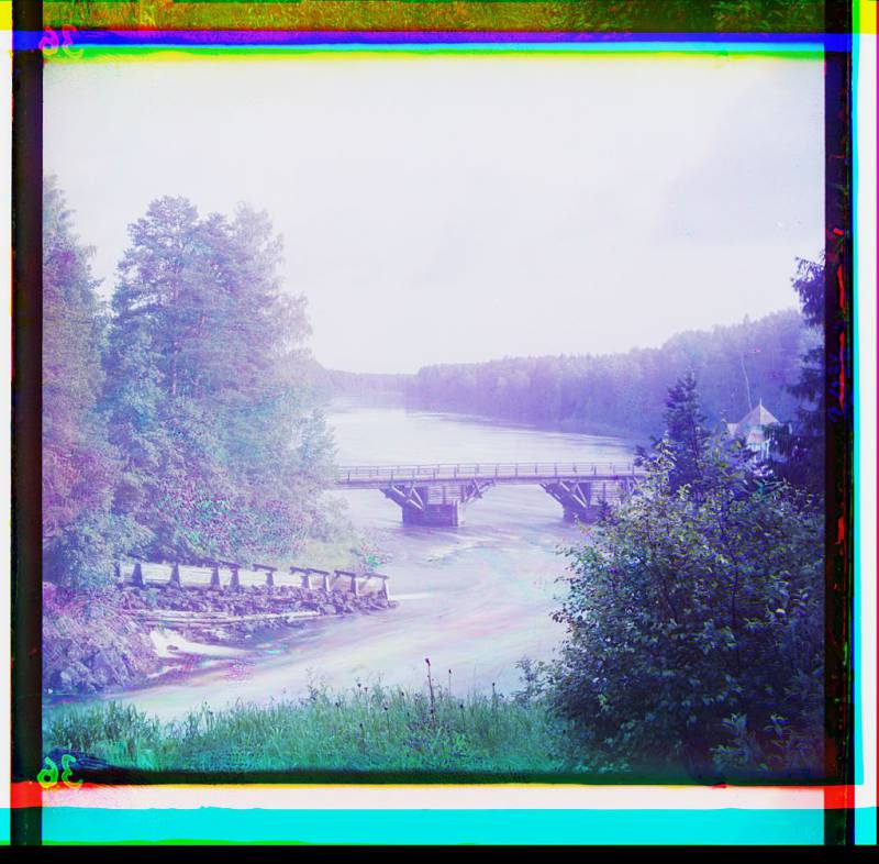 zemskii_most_u_vodopada_kivach._rieka_suna_..jpg