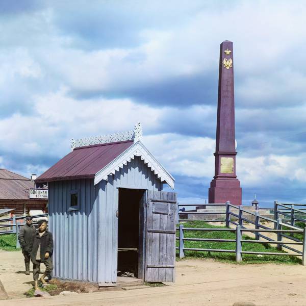 monument_v_pamjat_otkrytija_onezhskogo_kanala._v_sele_voznesene_.jpg