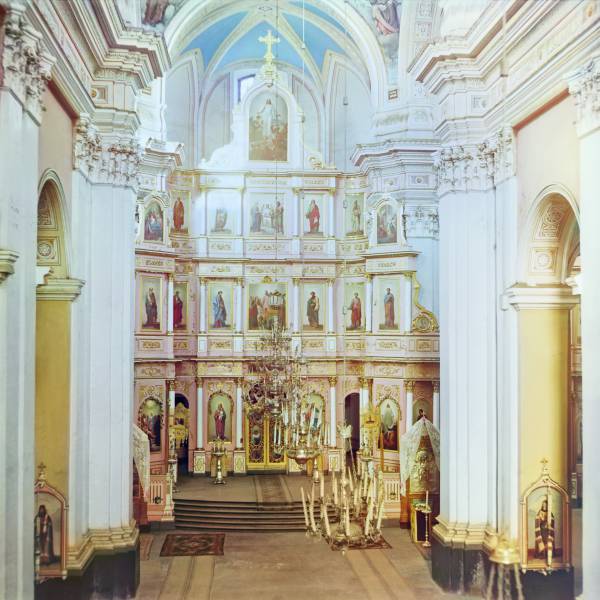 vitebsk._ikonostas_v_uspenskom_sobore.jpg