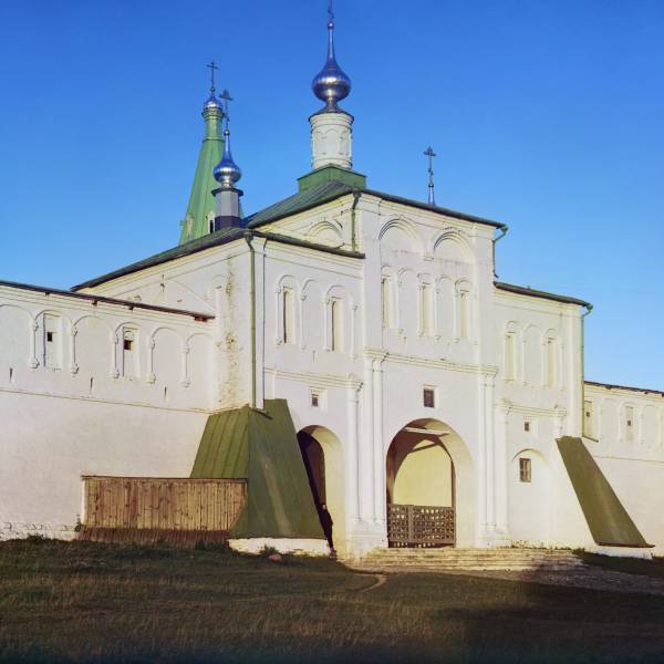 vxod_v_uspenskij_monastyr._g._aleksandrov_.jpg