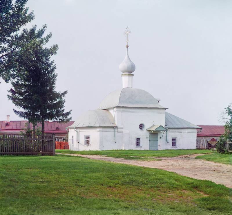 cerkov_vo_imja_kazanskoj_bozhiej_materi_v_monastyre_fedora_stratilata._perejaslavl-zalesskij..jpg