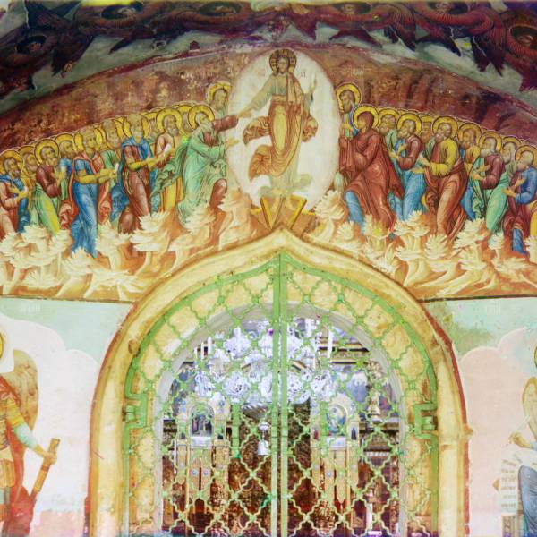 freska_nad_vxodom_v_cerkov_ioanna_zatousta_s_paperti_gallereja_._jaroslavl..jpg