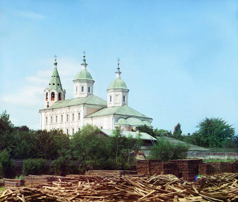 smolensk._petropavlovskaja_cerkov_xii_veka.jpg