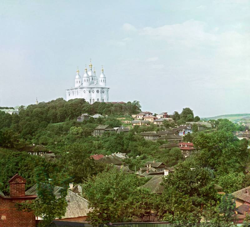 smolensk._uspenskij_sobor_s_vostoka.jpg