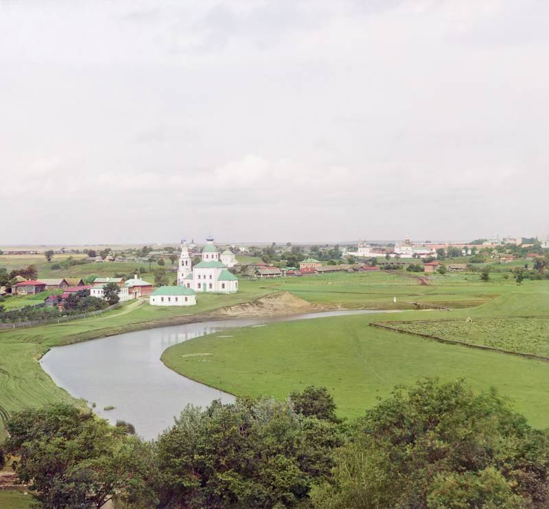 suzdal._vid_na_reku_kamenku_i_ilinskuju_cerkov_s_kolokolni_dimitrievskoj_cerkvi..jpg