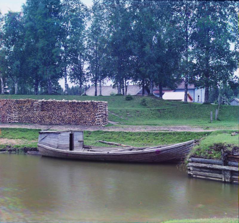 treshkot._belozerskij_kanal_shljuz.jpg